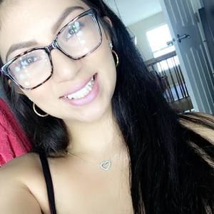 Meet your Posher, Mireya